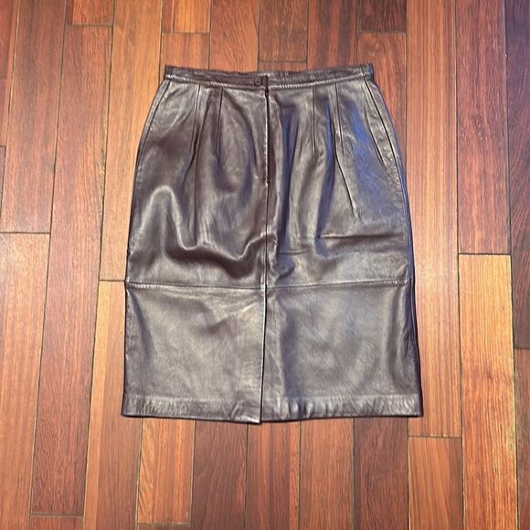 Jaclyn Smith Classic Leather Skirt - Picture 3 of 6